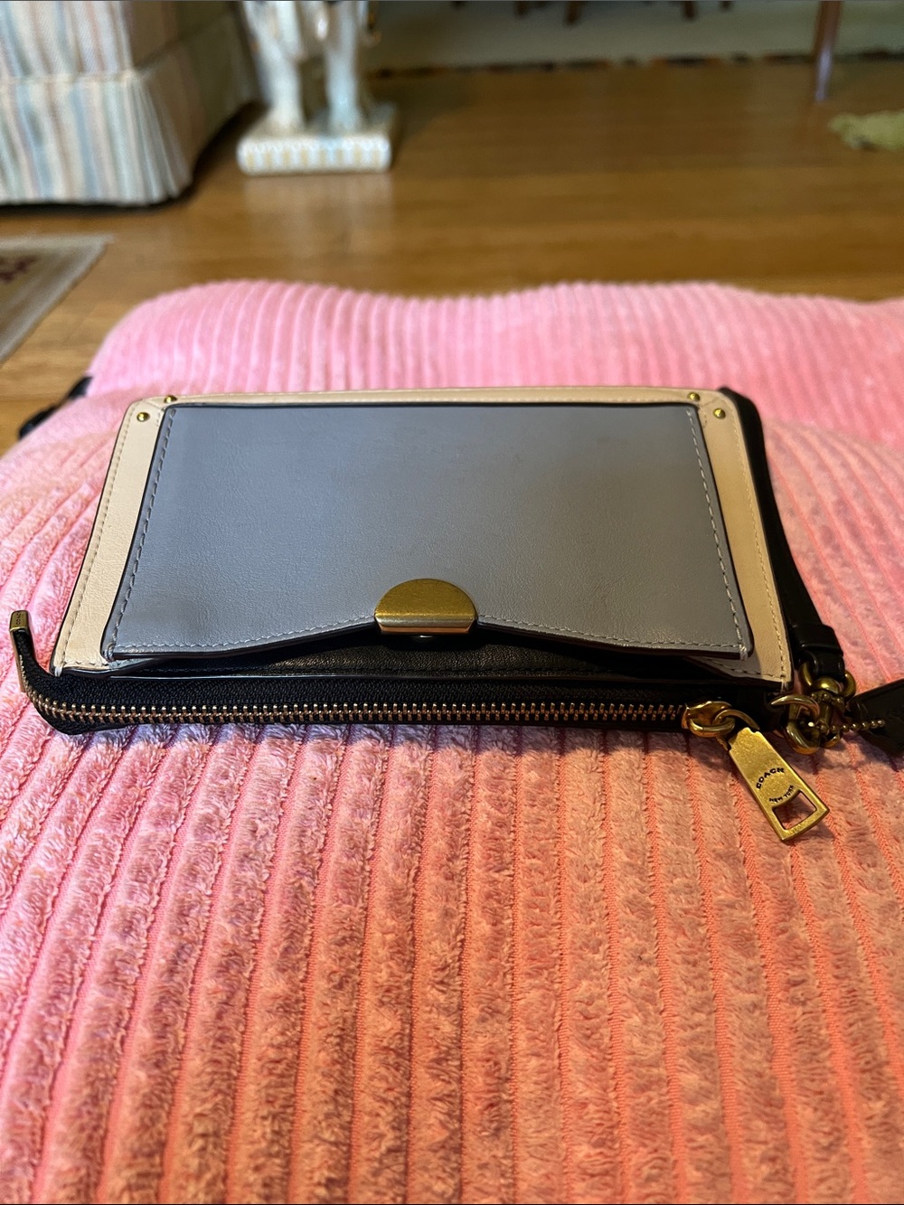 Coach Dreamer Clutch - Picture 12 of 16